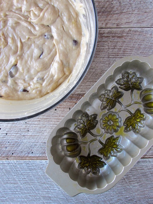 banana bread batter and loaf pan