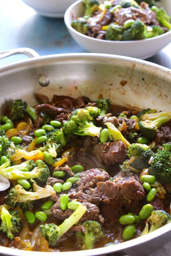 beef and broccoli stirfry skillet