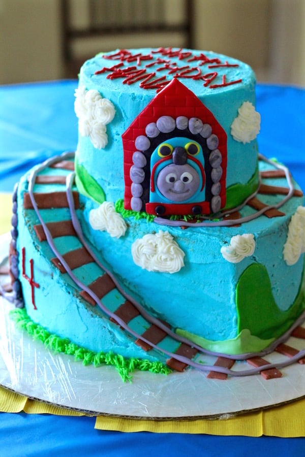 thomas the train birthday cake