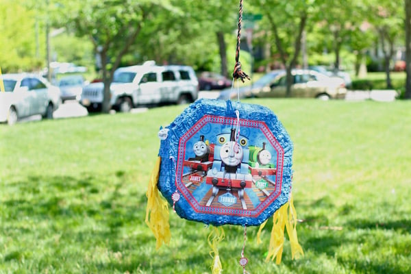 thomas the train pinata