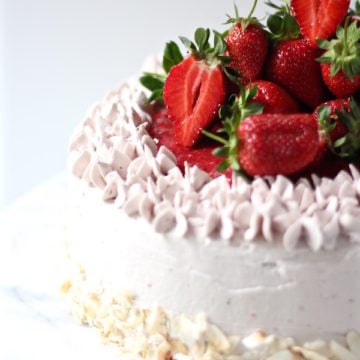 strawberry cake strawberry buttercream 1