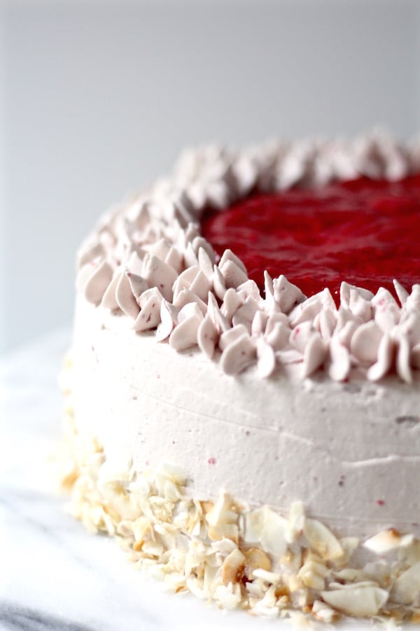 strawberry cake with strawberry sauce 1