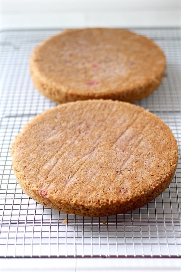 strawberry cakes cooling