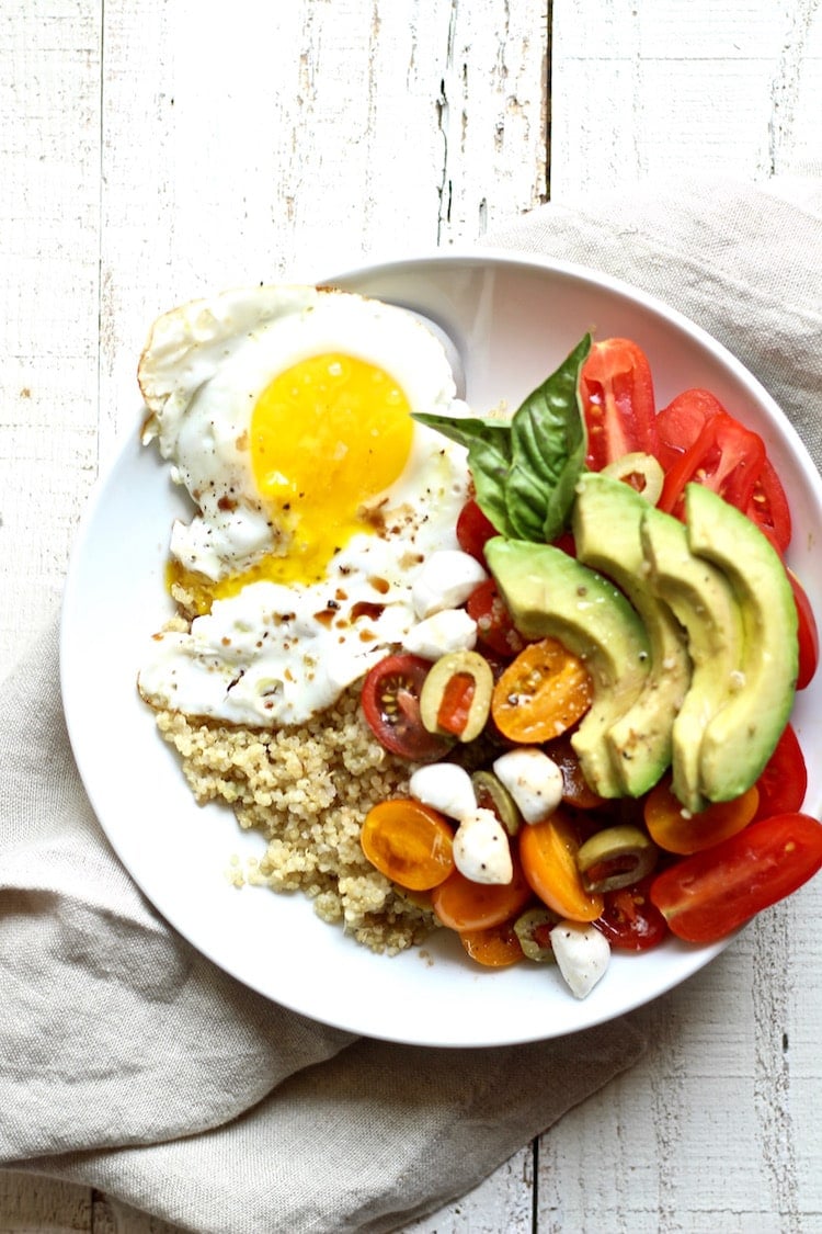 Easy and healthy quinoa breakfast bowl recipe