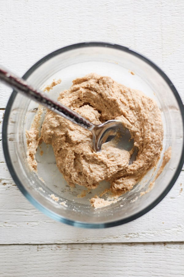 Feeding a sourdough starter with spelt flour