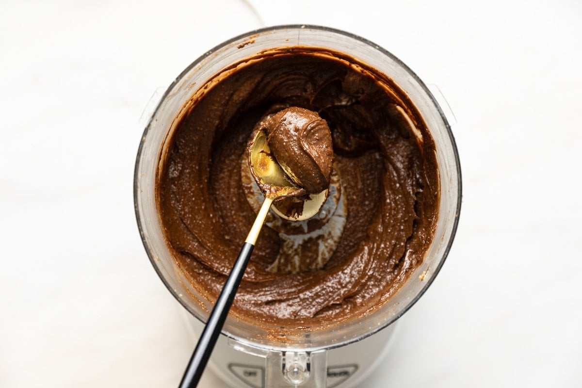 Avocado nutella in a food processor